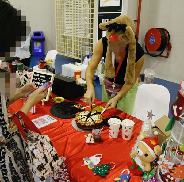 [Christmas Bazaar in IGBIS. Photo Credit: Yeji Seo]