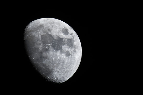 [moon craters image. Photo credit: pixabay]